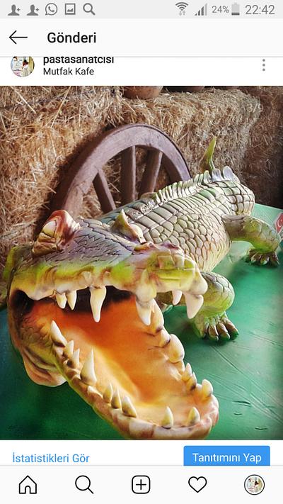 crocodile cake.  - Cake by Mustafa Kansu 