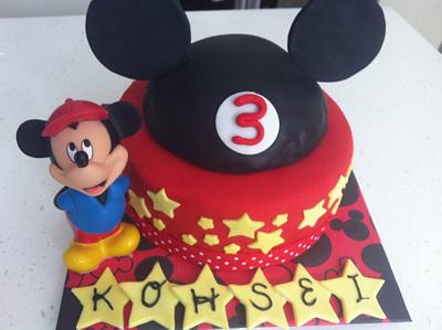 Mickey Mouse cake - Cake by TheLittleCakehouse