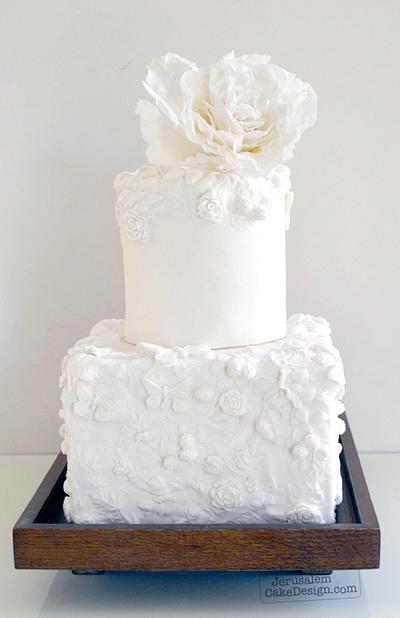 Bridal Shower Cake - Cake by Tammy Youngerwood