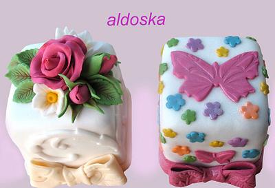 Mini cakes for a mum and little daughter - Cake by Alena