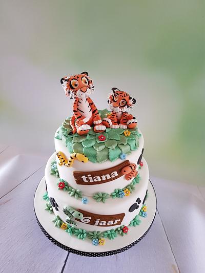 Tigers cake🐯🐯 - Cake by Anneke van Dam