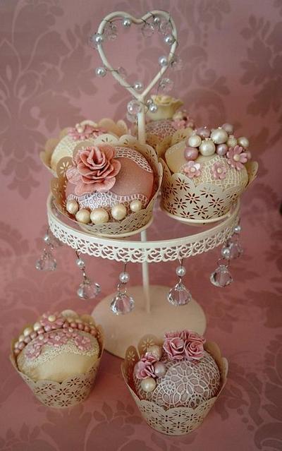 Vintage Wedding Selection - Cake by Gills Cupcake Corner
