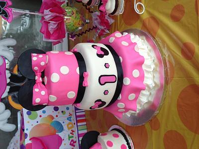 Minnie First Birthday  - Cake by Tanya Peila
