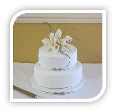 Simple cala lily  - Cake by A House of Cake