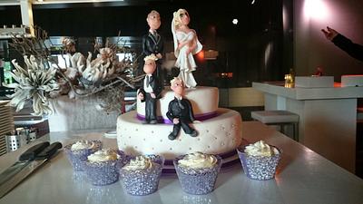 Weddincake with the whole family on top - Cake by Pauliens Taarten