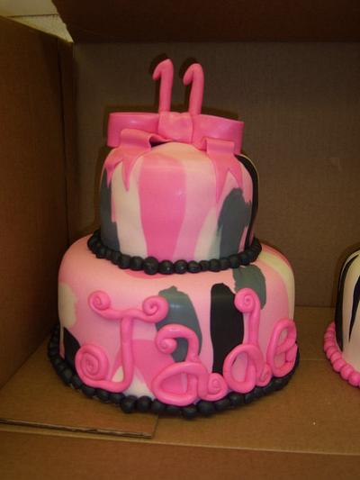 pink camo - Cake by kathy 