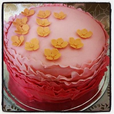 Pink ruffles - Cake by Ifrah
