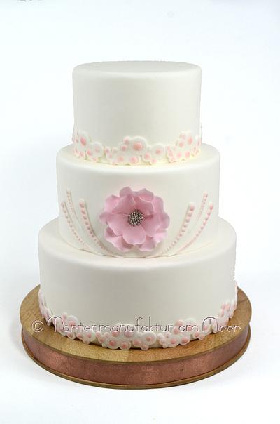 Wedding Cake in light pink - Cake by Pia Koglin