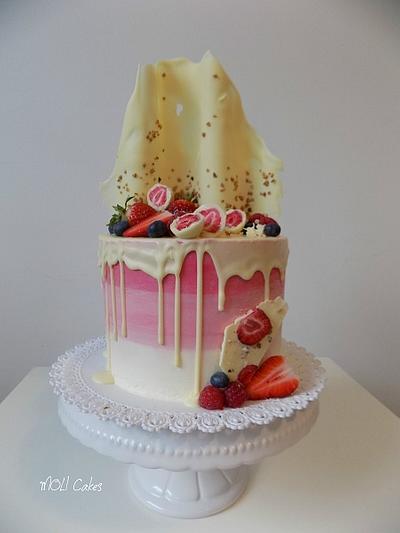Strawberry - Cake by MOLI Cakes