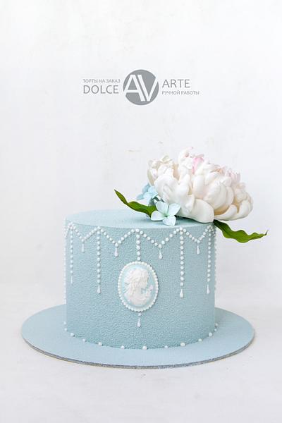 Cake with cameo and piony - Cake by Alina Vaganova
