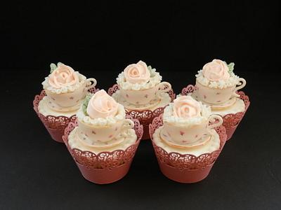 mini teacups on cupcakes - Cake by Dolce Sorpresa