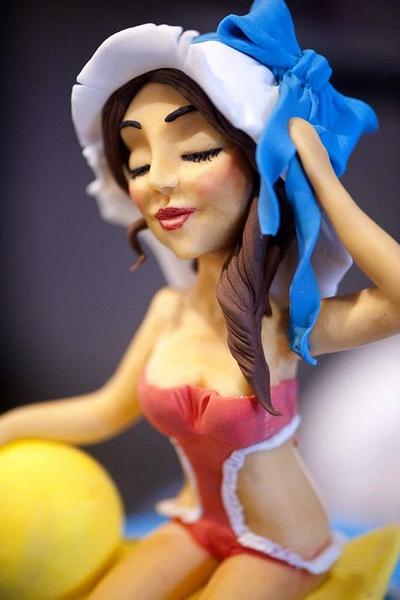 figurine close up - Cake by  La Camilla 