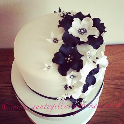 Black & White Birthday Cake - Cake by Gill Earle