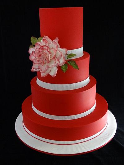 Red and White wedding - Cake by Eleanor Heaphy