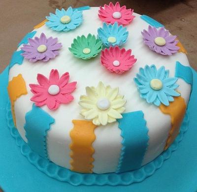 Daisy Cake - Wilton Course 3 Final Cake - Cake by Leah
