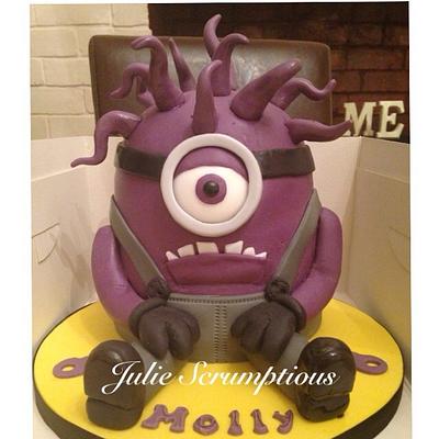 Evil minion - Cake by Juliescrumptious