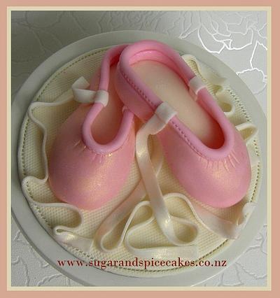 Ballet Slippers Fondant Cake Topper - Cake by Mel_SugarandSpiceCakes