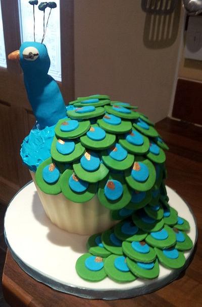 peacock - Cake by Lou Lou's Cakes