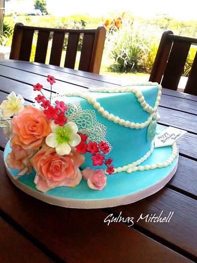 The Hat cake  - Cake by Gulnaz Mitchell