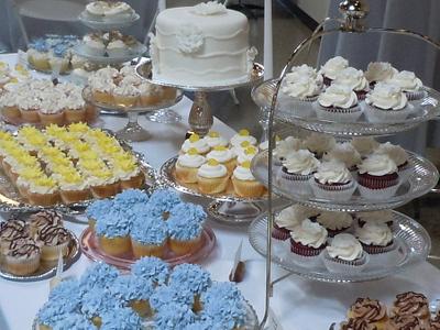 Wedding cupcakes - Cake by Karen Seeley