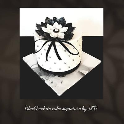 Black&white cake signature - Cake by Jolly les délices 