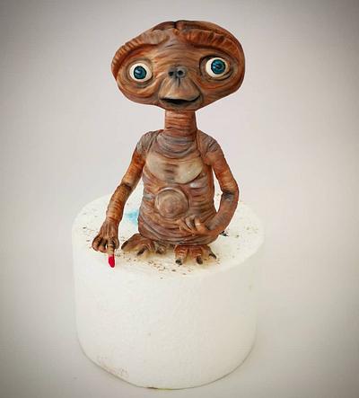 E. T.  - Cake by Manuela Jonisova
