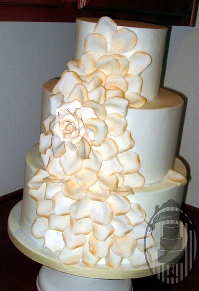 Wedding petals - Cake by Olga