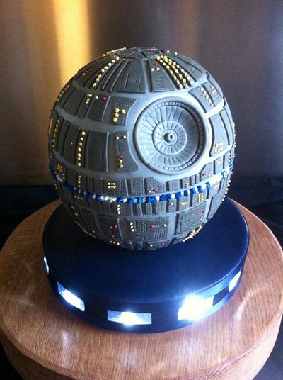 Death Star - Cake by cakebelly