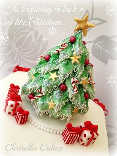 Its beginning to look a lot like Christmas!  - Cake by Clairella Cakes 