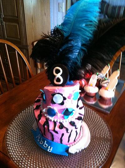 Lil Miss Fancy's cake ! - Cake by doodie