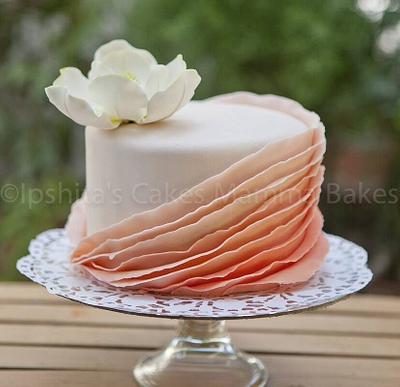 Peach delight - Cake by The Hot Pink Cake Studio by Ipshita
