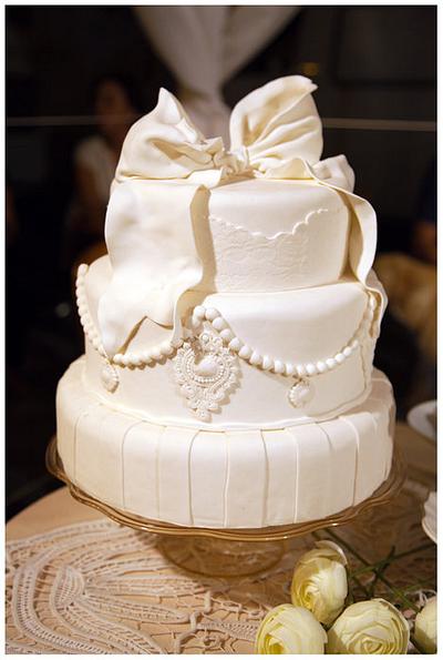 white - Cake by Dolci Architetture
