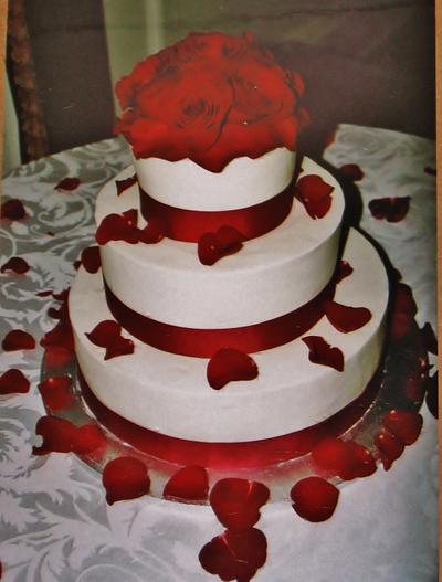 Round buttercream red rose cake - Cake by Nancys Fancys Cakes & Catering (Nancy Goolsby)