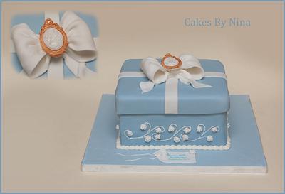 Wedgewood Gift Box - Cake by Cakes by Nina Camberley