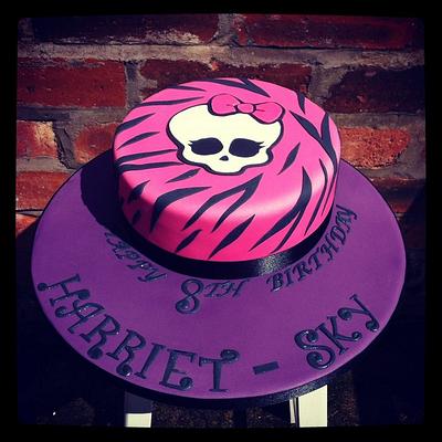 Monster high cake - Cake by Netty