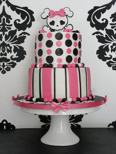 Girlie skull - Cake by Justbakedcakes