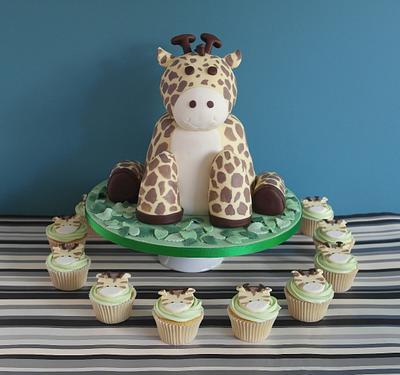 Giraffe cake with matching cupcakes - Cake by BluebirdsBakehouse