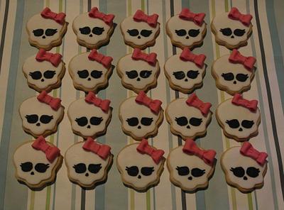 Monster High Biscuits - Cake by BluebirdsBakehouse