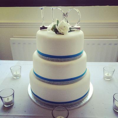 My first wedding cake - Cake by SuesHobbyCakes