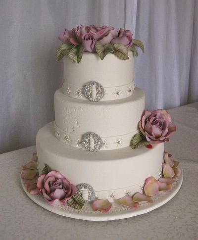 Rose wedding . - Cake by Trine Skaar