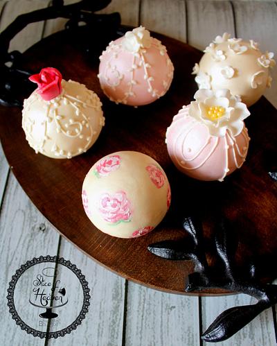 Shabby Chic Bauble Ball Cake - Cake by Slice of Heaven By Geethu