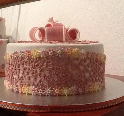 cake  flowers    - Cake by Nurisscupcakes