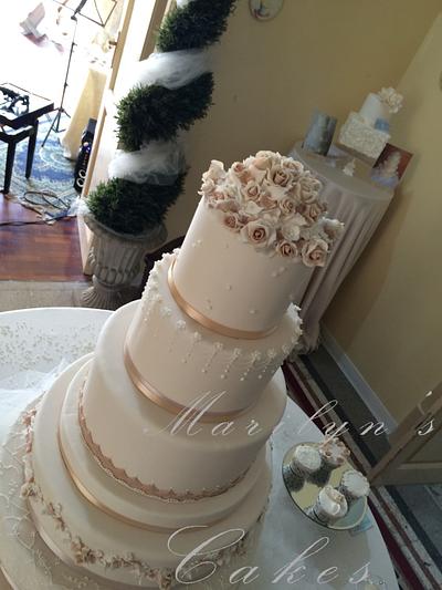 wedding cake - Cake by Marilyn' s Cakes 
