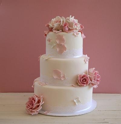 Vintage Wedding Cake - Cake by Be Sweet 