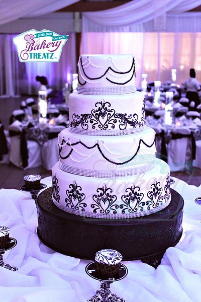 Black and white wedding cake - Cake by MsTreatz
