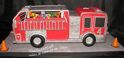 Firetruck cake - Cake by Julie Tenlen