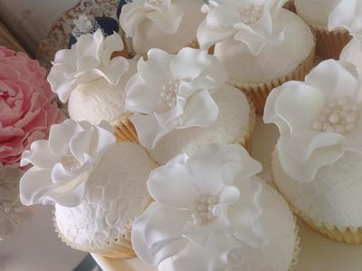 Ruffles and Lace - Cake by Laura Lane