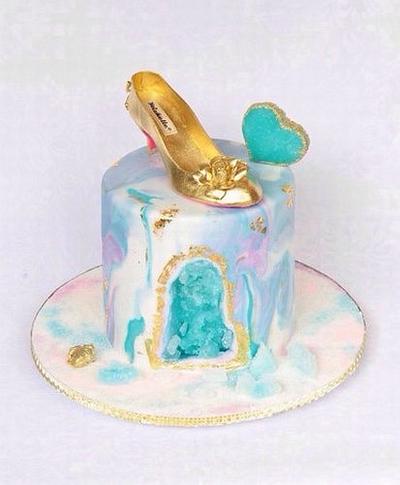 Geode and gold shoe - Cake by Anastasia Kaliazin