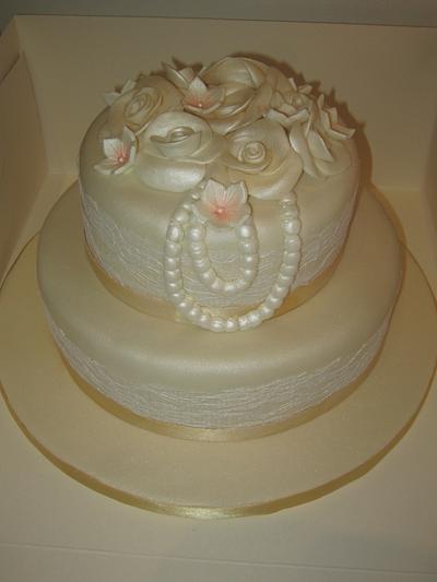 romantic weddding cake - Cake by flowercakes