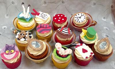 Alice in Wonderland cupcakes - Cake by Niamh Geraghty, Perfectionist Confectionist